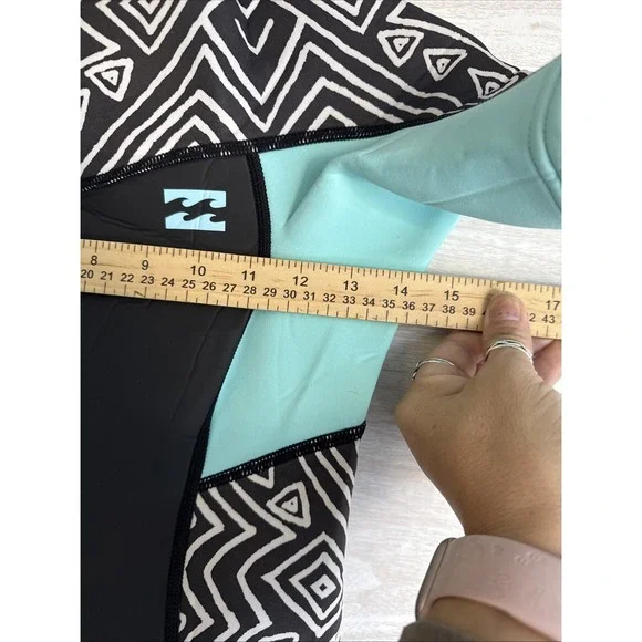 Billabong Synergy 2mm back zip spring shorty wetsuit in the Geo Diamond pattern - Picture 10 of 16